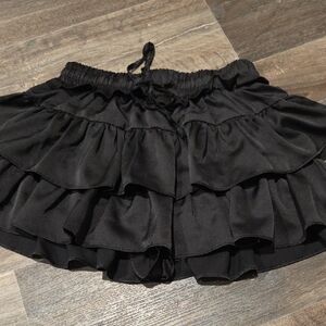 DAY+MOON SMALL BLACK SKORT